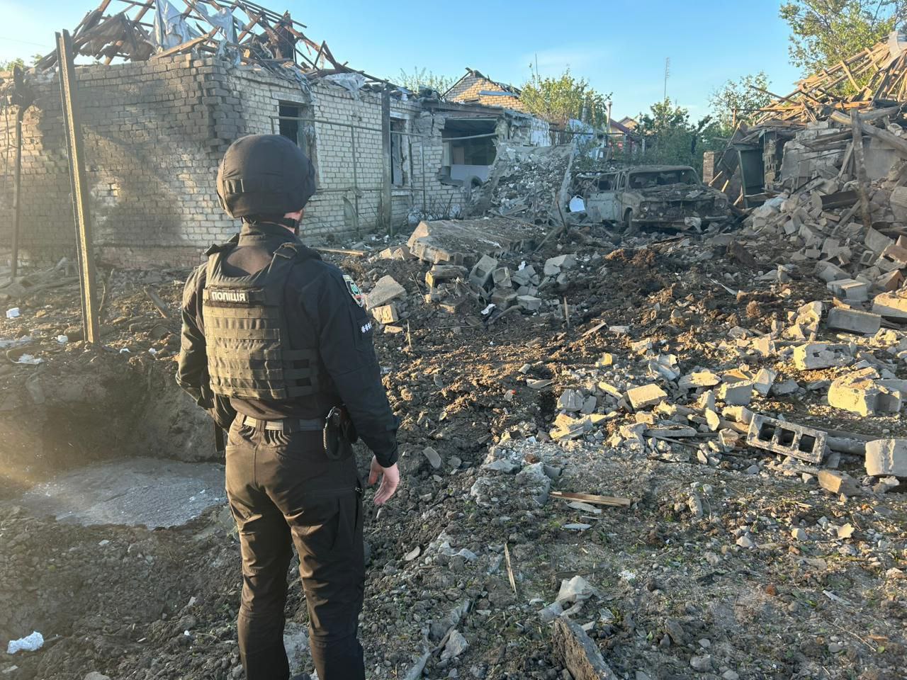 Зображення посту: Окупанти вдарили по багатоповерхівці у Покровську та скинули авіабомбу на Слов’янськ: одна людина поранена