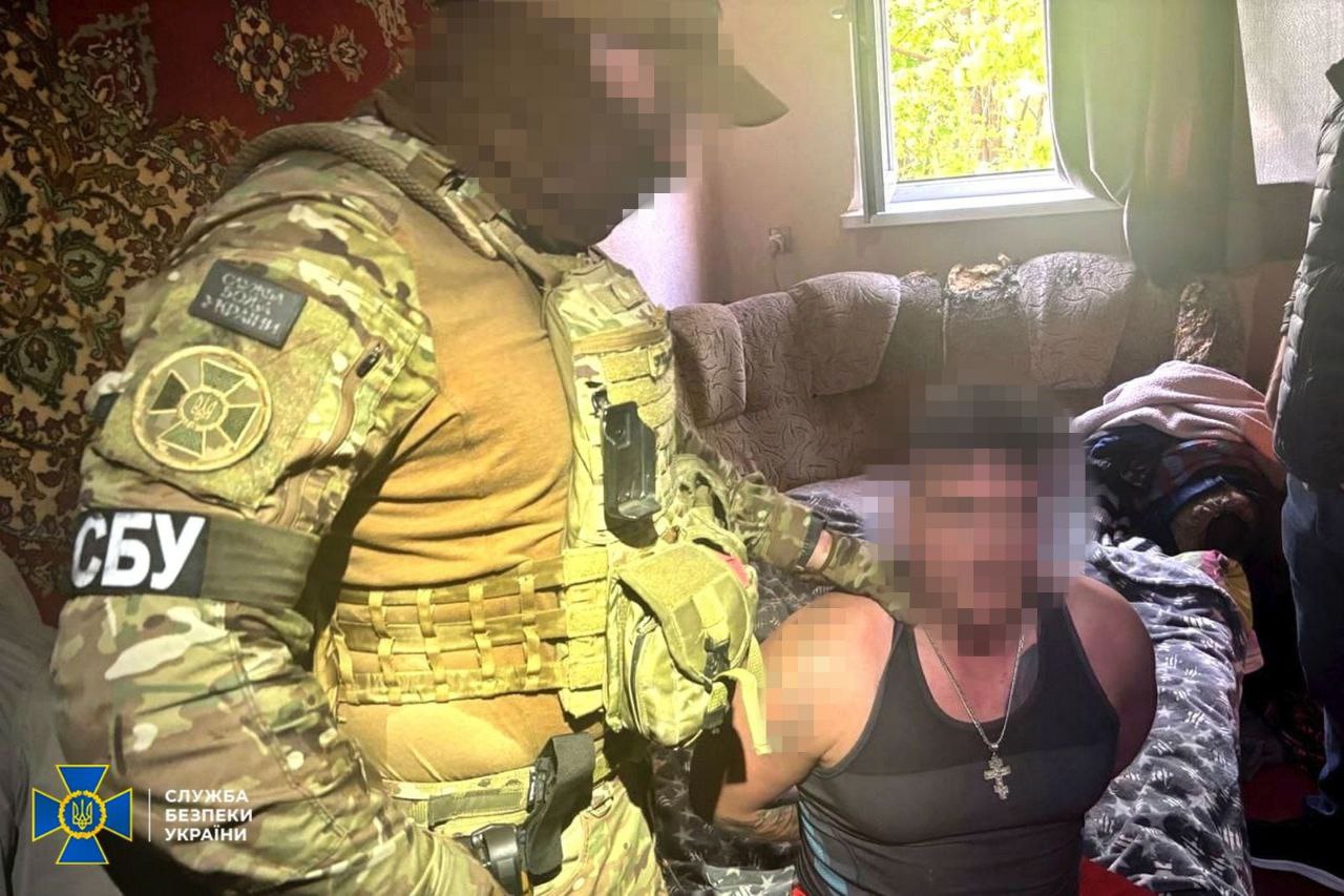 Стаття: СБУ підозрюють військового ЗСУ у коригуванні вогню по українським позиціям на Курському напрямку