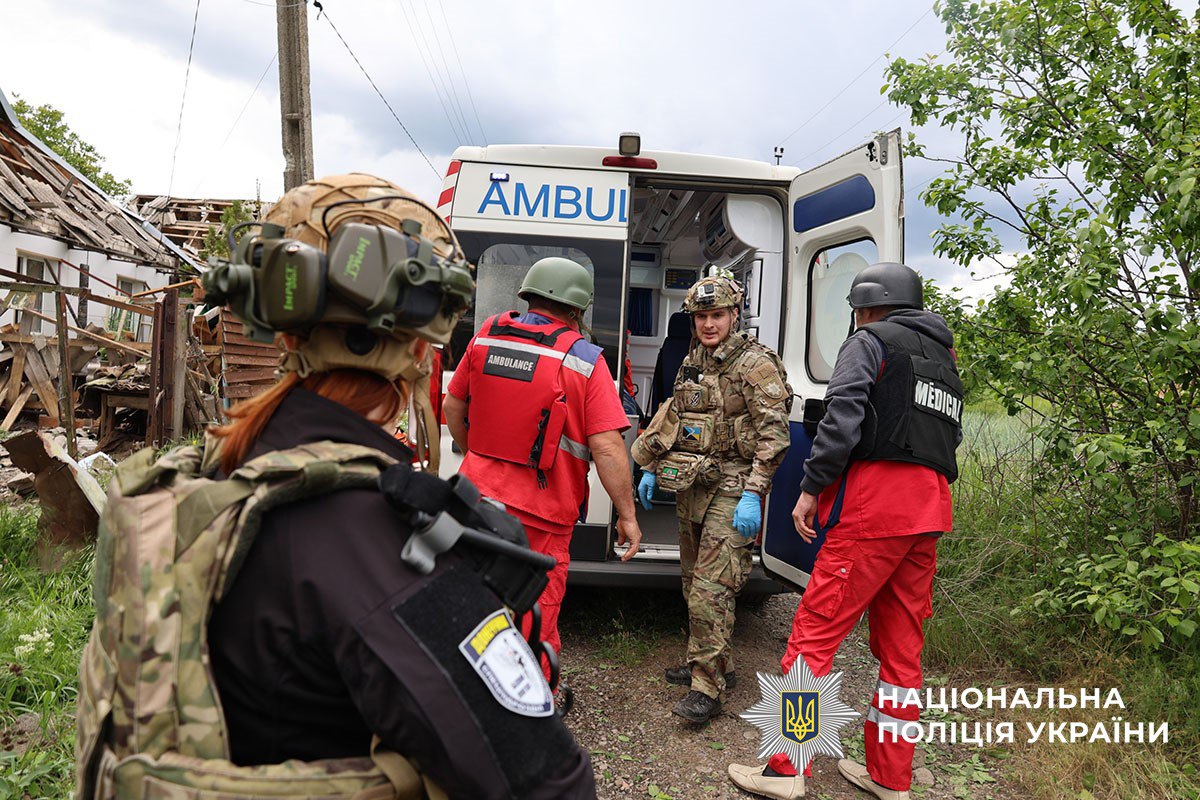 Стаття: Окупанти скинули на Краматорськ 250-кілограмову авіабомбу: троє людей постраждали
