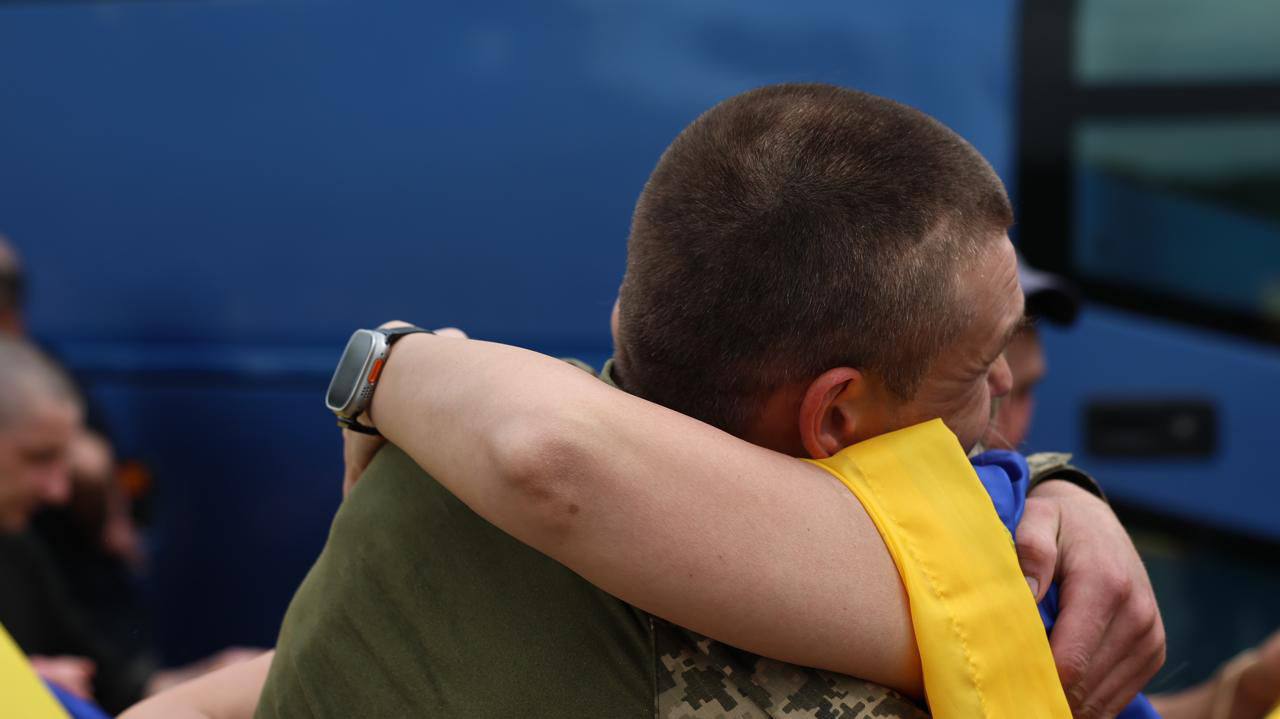 Зображення посту: Україна повернула ще 307 полонених на другий день обміну