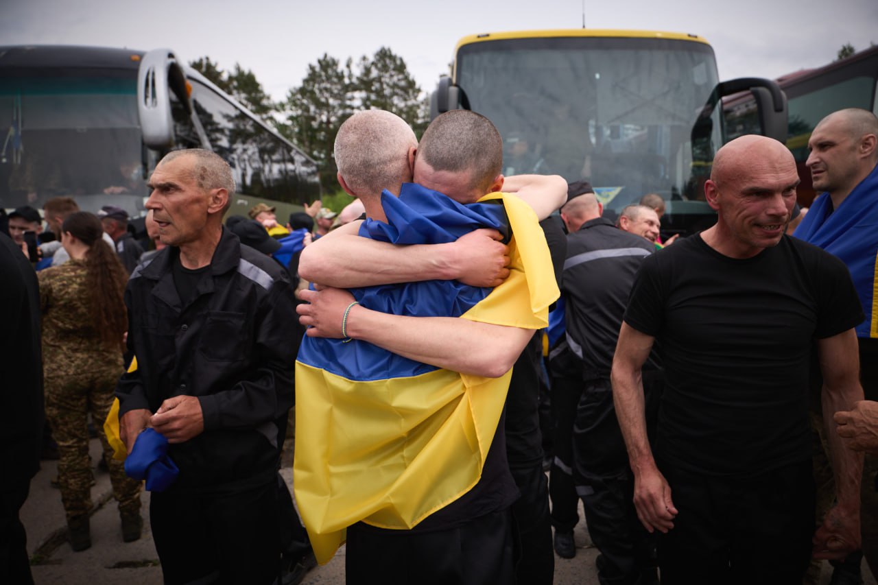 Стаття: Після полону: історії українських військових, які повернулися під час обміну «1000 на 1000»