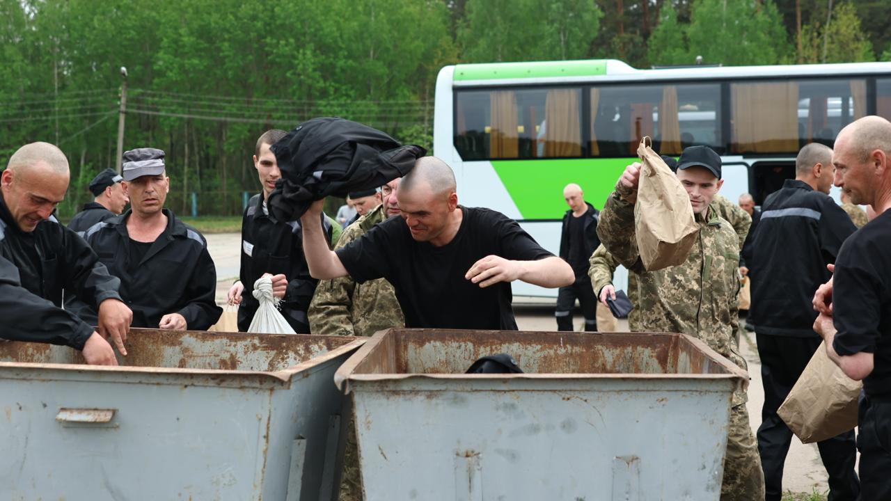 Зображення посту: В Україну з російського полону повернулись ще 303 військовослужбовці