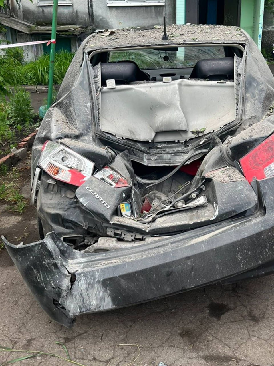 Зображення посту: Російські військові поцілили дроном по будинку в Покровському районі: поранені мати й син