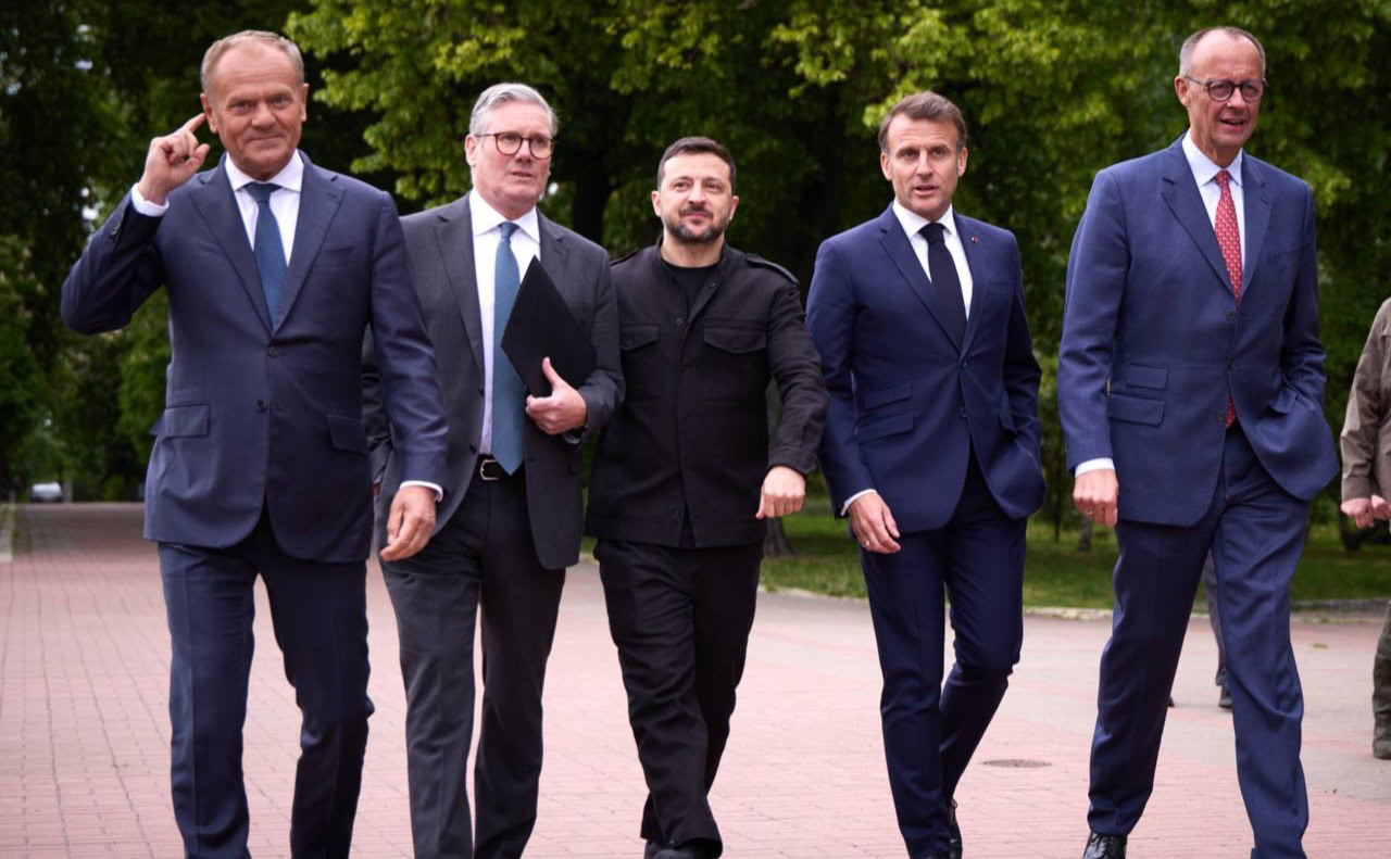 Стаття: В ЄС заявили про підготовку нових санкцій проти Росії у відповідь на її відмову від 30-денного миру