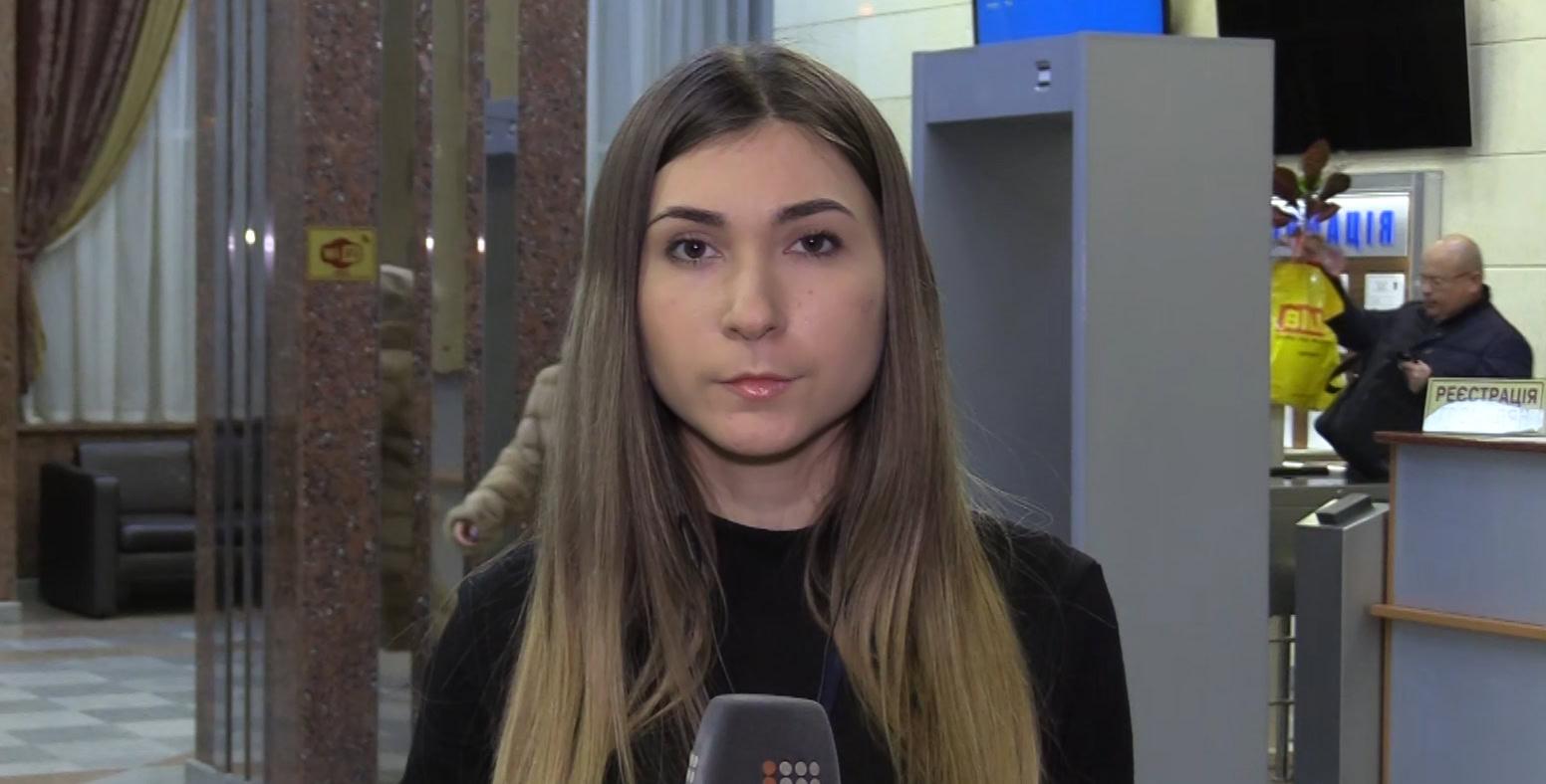 Стаття: Зеленського закликають присвоїти звання Героя України журналістці Вікторії Рощиній