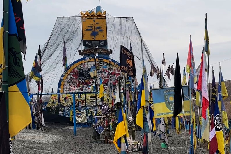 Стаття: Товсте замість Толстого: у Донецькій області перейменували понад 10 сіл