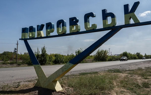Стаття: Окупанти обстріляли головні автошляхи Покровська: одна людина поранена