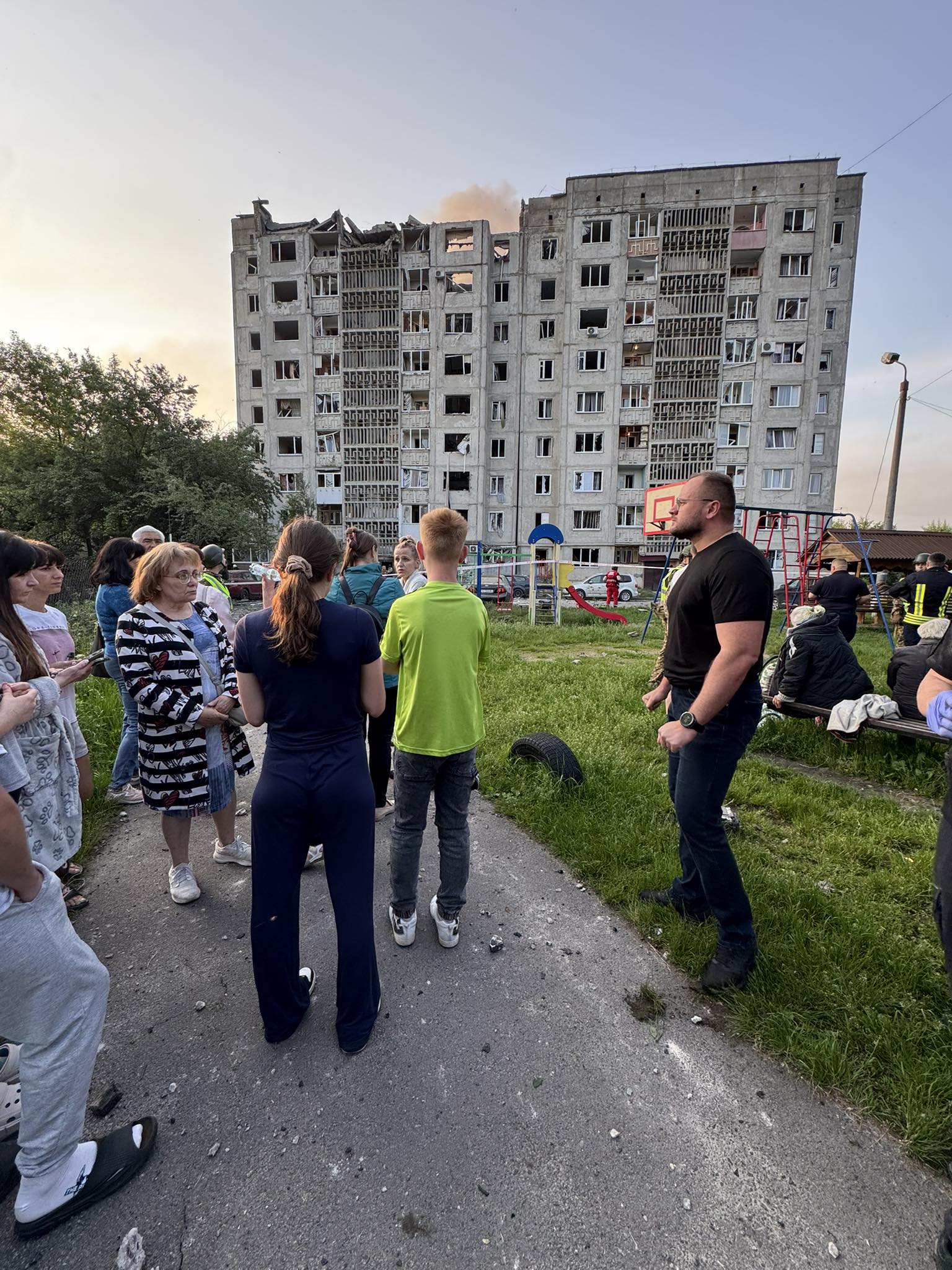 Зображення посту: РФ масовано атакувала Україну дронами та ракетами: четверо людей загинули