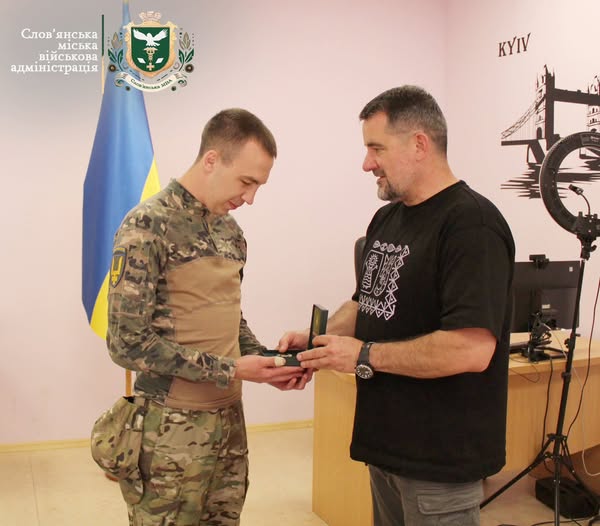 Стаття: Захисник Маріуполя повернувся у Слов’янськ після трьох років у російському полоні