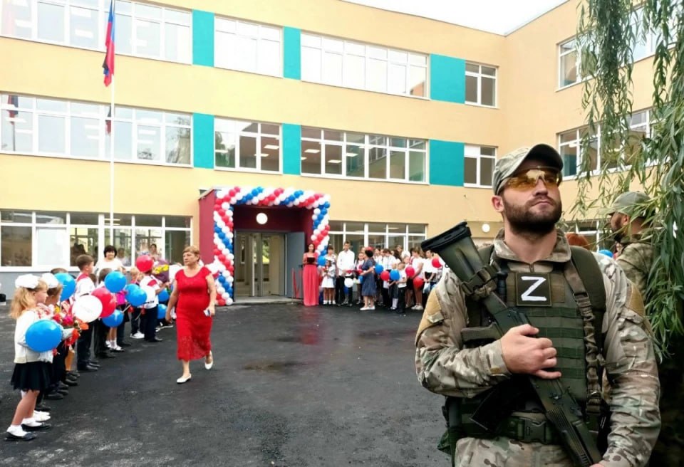 Стаття: Понад 600 підлітків в самопроголошеній «ДНР» залучили до відновлення інфраструктури