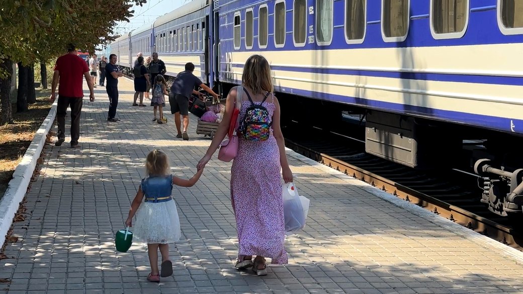 Стаття: Мешканка Донеччини народила дитину у поїзді під час евакуації