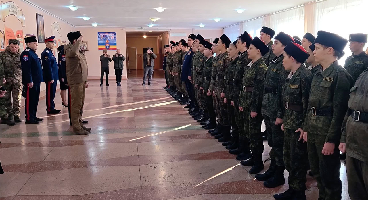Стаття: Окупанти анонсували відриття 95 козацьких класів у школах Луганщини