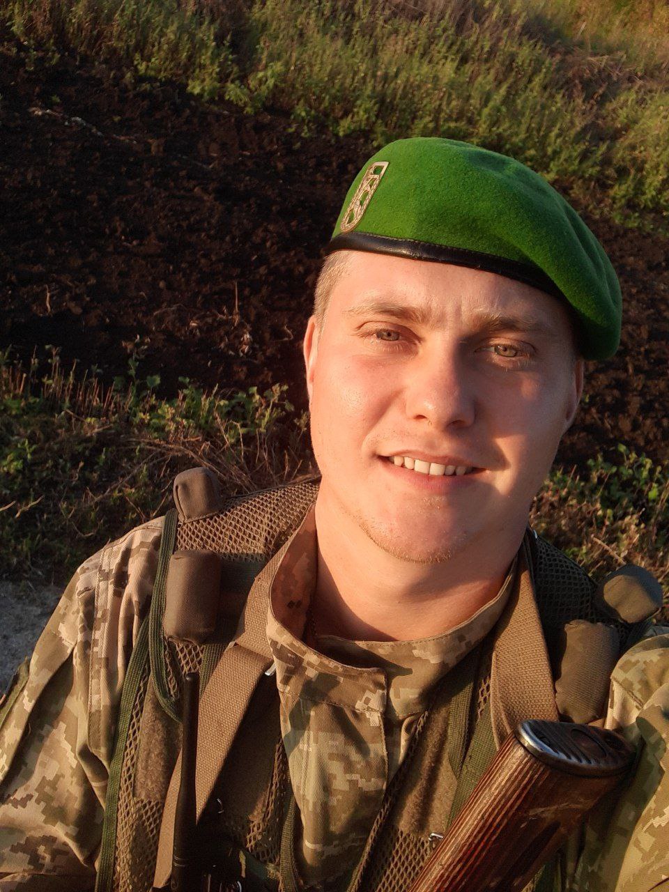Зображення посту: «Щоб тато жив у їхній пам’яті». Дружина загиблого прикордонника Артема Гуртового зберігає його історію для доньок-близнючок