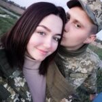 Зображення посту: «Щоб тато жив у їхній пам’яті». Дружина загиблого прикордонника Артема Гуртового зберігає його історію для доньок-близнючок
