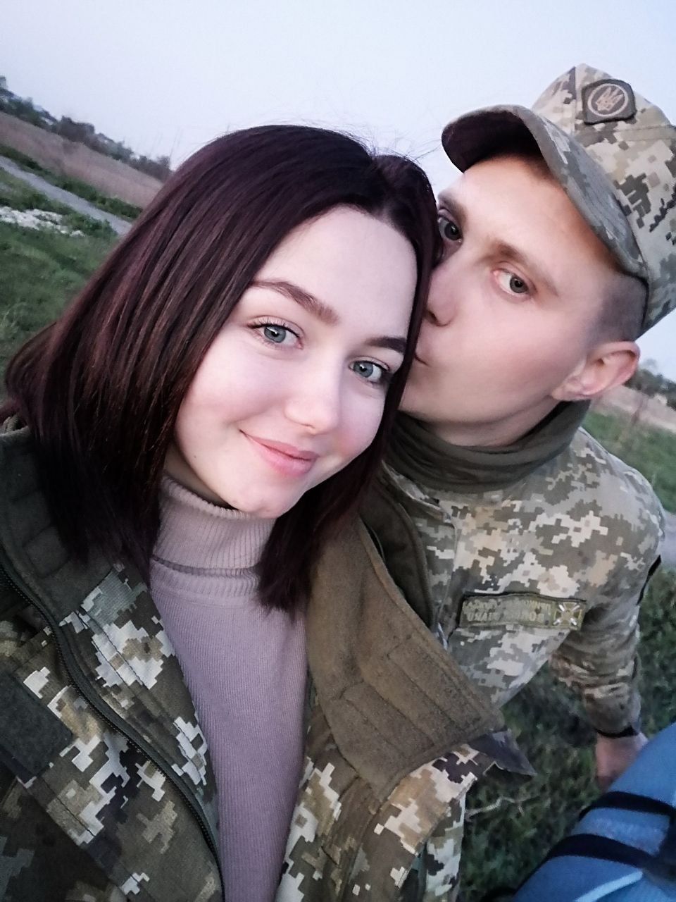Зображення посту: «Щоб тато жив у їхній пам’яті». Дружина загиблого прикордонника Артема Гуртового зберігає його історію для доньок-близнючок