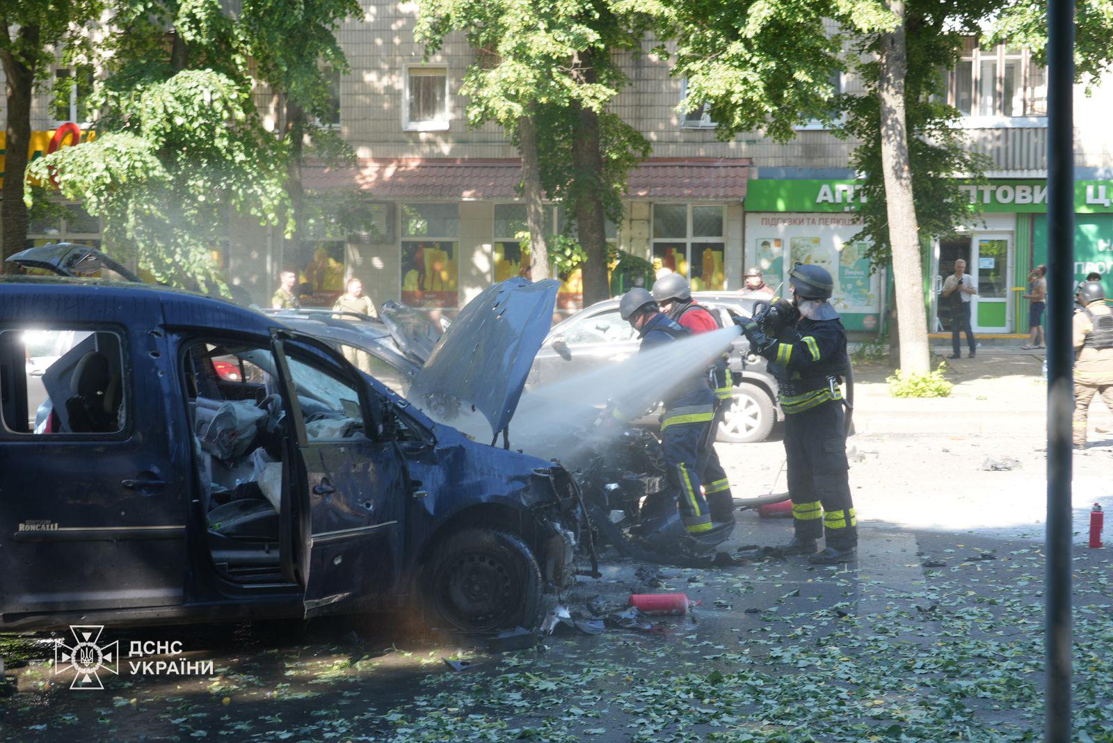 Стаття: Російські військові вдарили по центру Сум: троє людей загинули