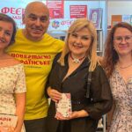 Зображення посту: Письменниця Анастасія Дмитрук видала дитячу книгу «Кіт Марік і АЗОВ» про захисників Маріуполя