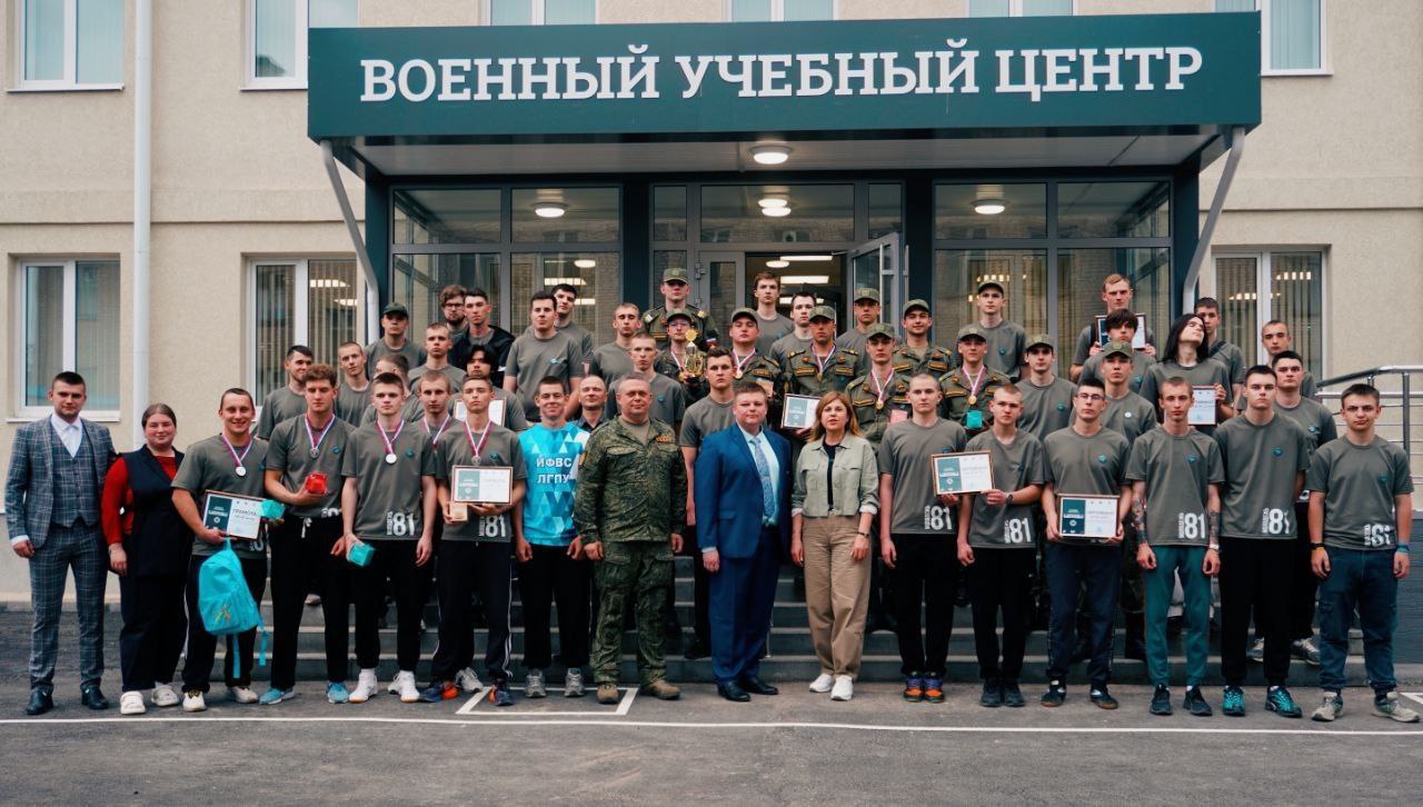 Стаття: Окупанти перетворили один з корпусів університету в Луганську на навчальний військовий центр
