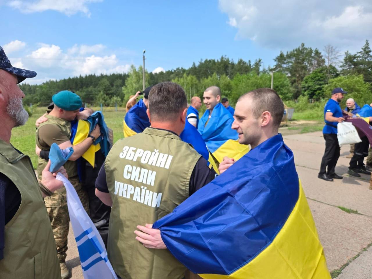 Зображення посту: В Україну повернули першу групу захисників у рамках нового обміну з Росією