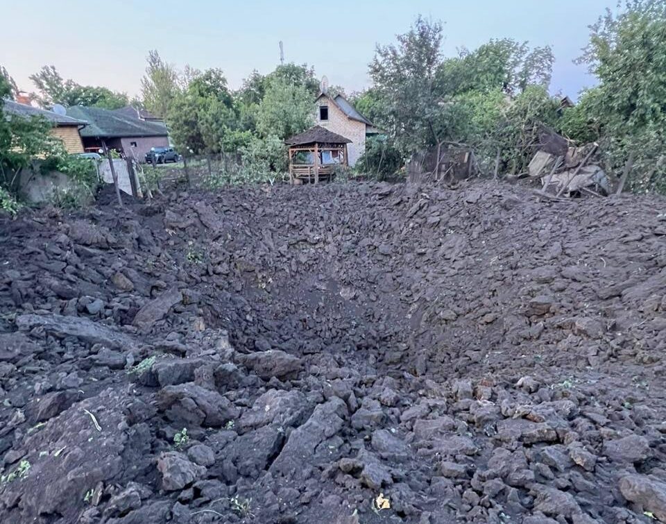 Стаття: Війська РФ вдарили по житлових будинках, аптеці й авто на Донеччині: є загиблі та поранені