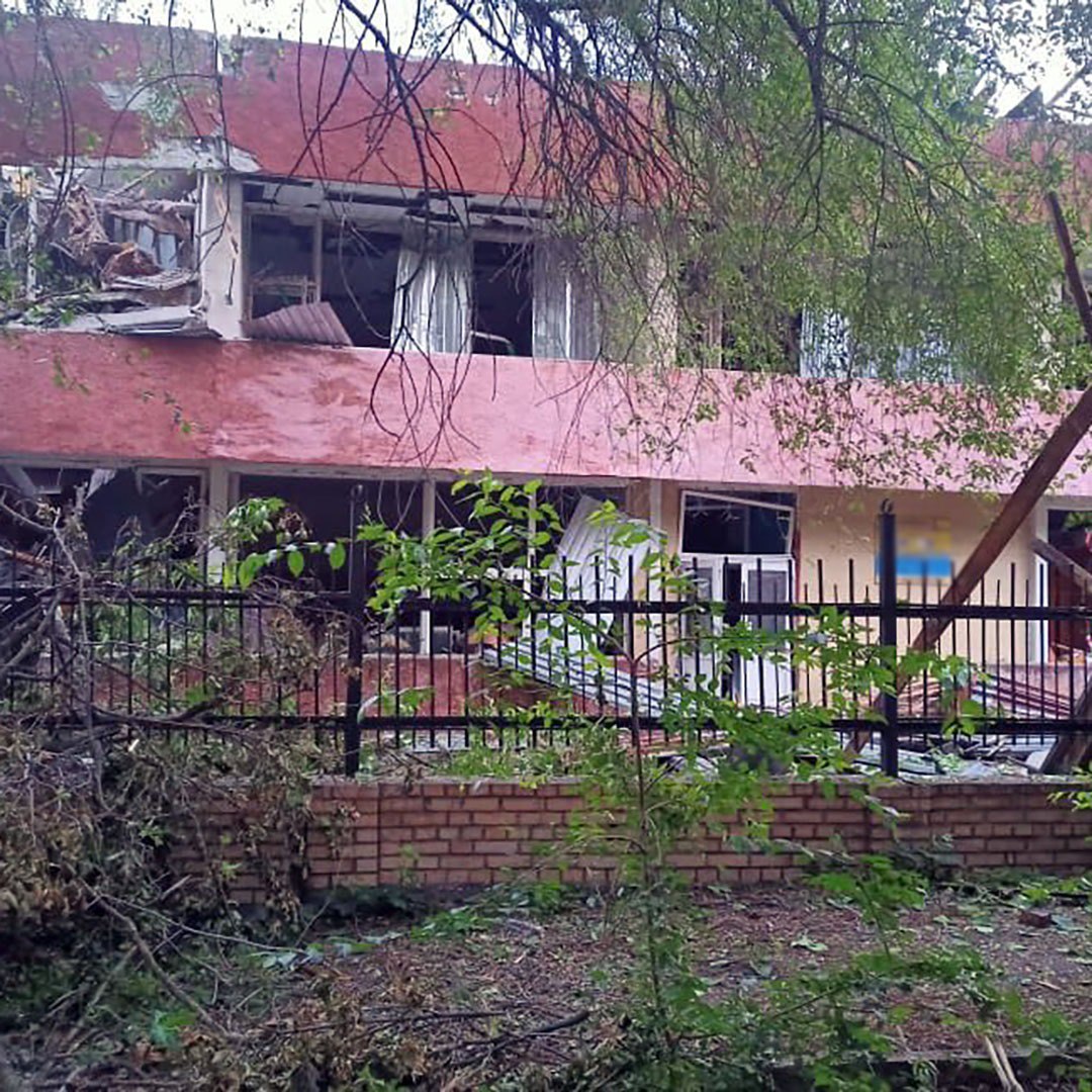 Зображення посту: Війська РФ вдарили по житлових будинках, аптеці й авто на Донеччині: є загиблі та поранені