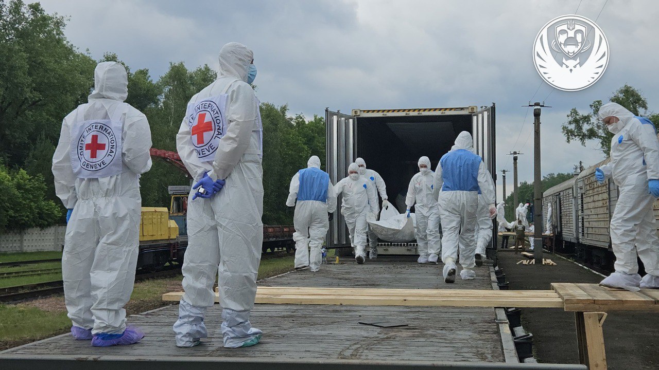 Стаття: В Україну повернули тіла ще 1200 загиблих українців