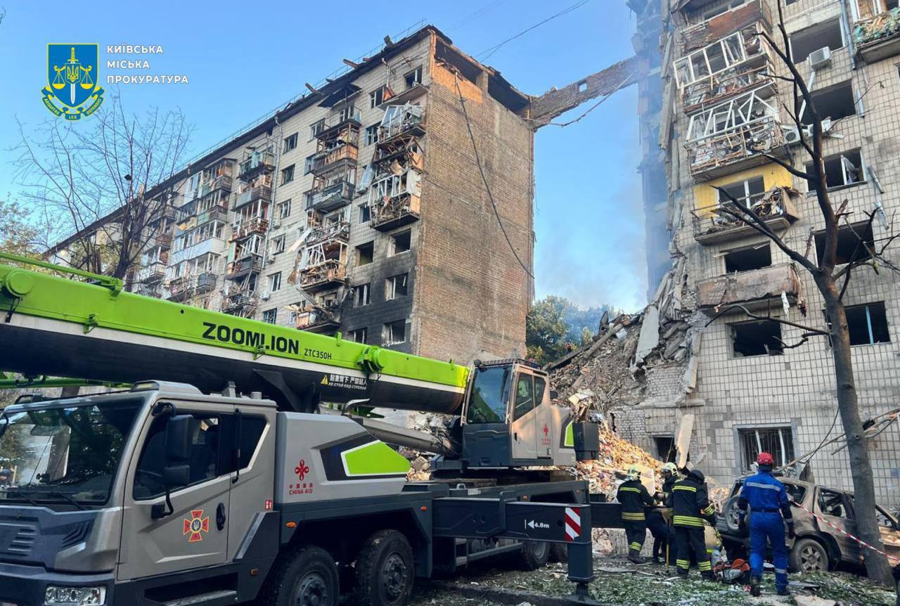 Зображення посту: Понад 440 дронів та 32 ракети: росіяни масовано обстріляли Київ та Одесу — є загиблі
