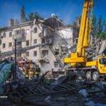 Зображення посту: У Краматорську продовжується рятувальна операція на місці зруйнованого будинку: відомо про 5 загиблих