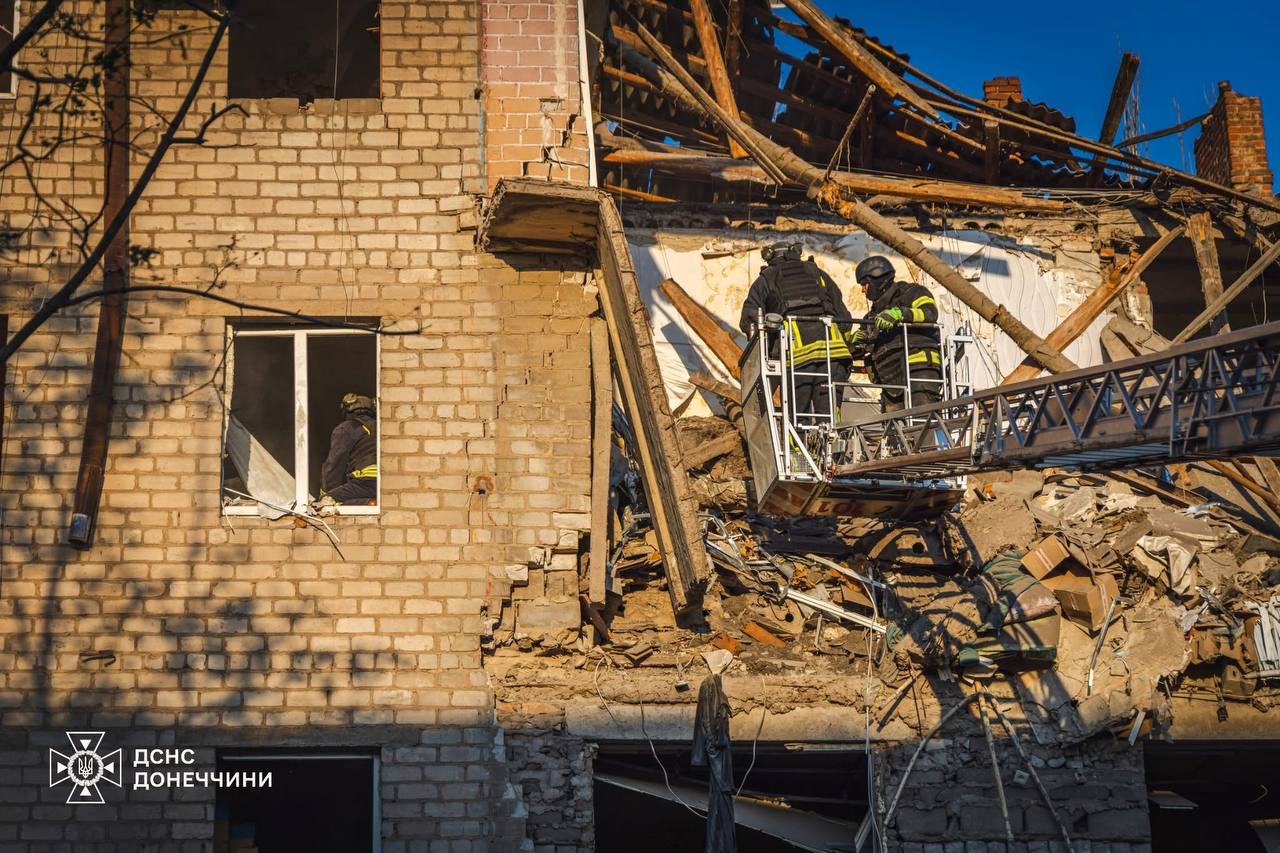 Зображення посту: У Краматорську продовжується рятувальна операція на місці зруйнованого будинку: відомо про 5 загиблих