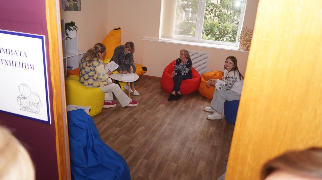 Зображення посту: Новий центр життєстійкості для переселенців з Луганщини запрацював у Києві