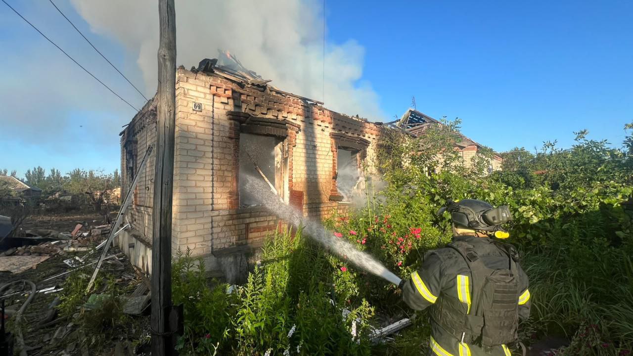 Зображення посту: Окупанти атакували Донеччину дронами й авіабомбами: є загиблі й поранені
