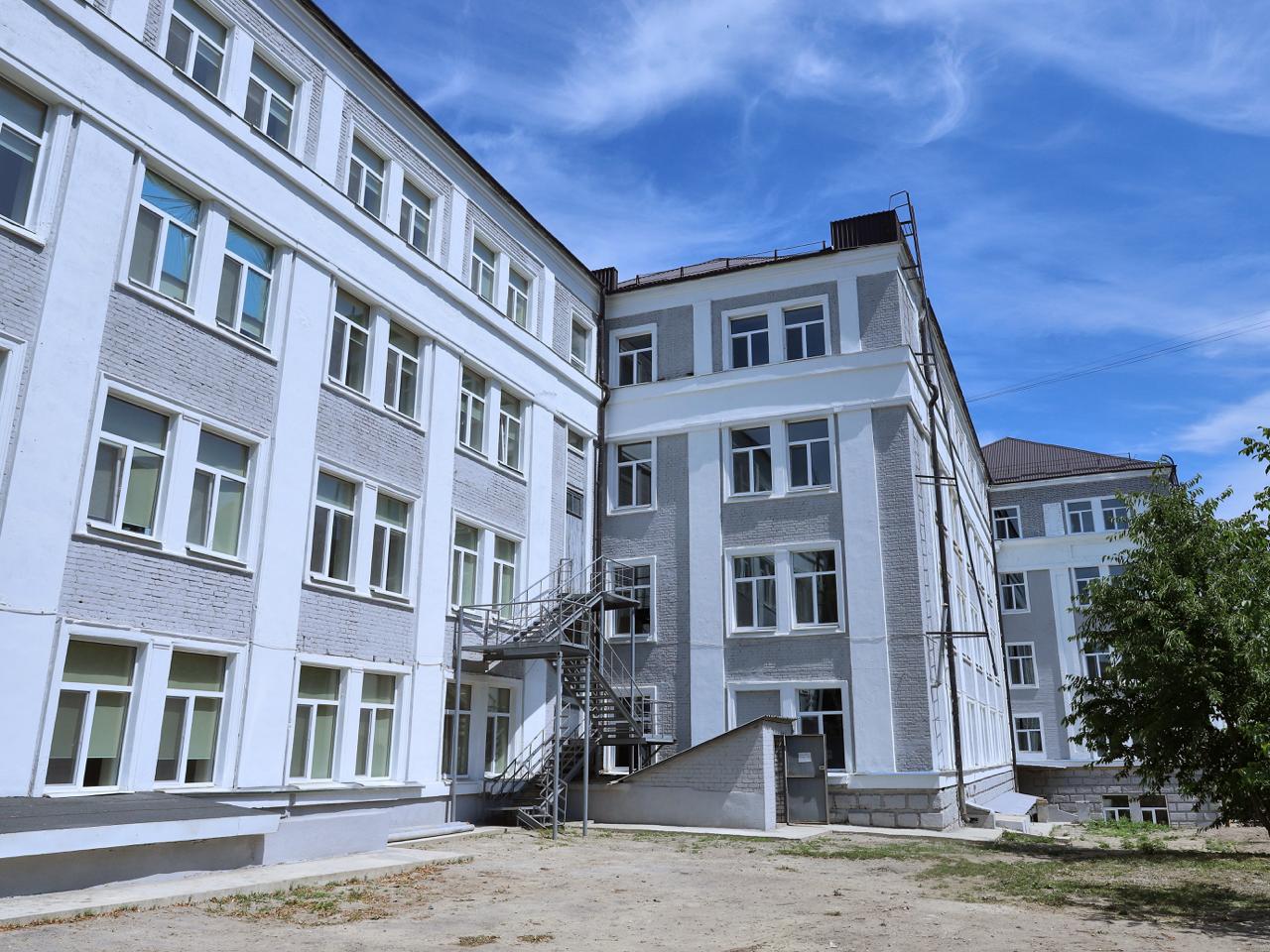 Стаття: У Дніпрі родини маріупольців отримали соціальне житло