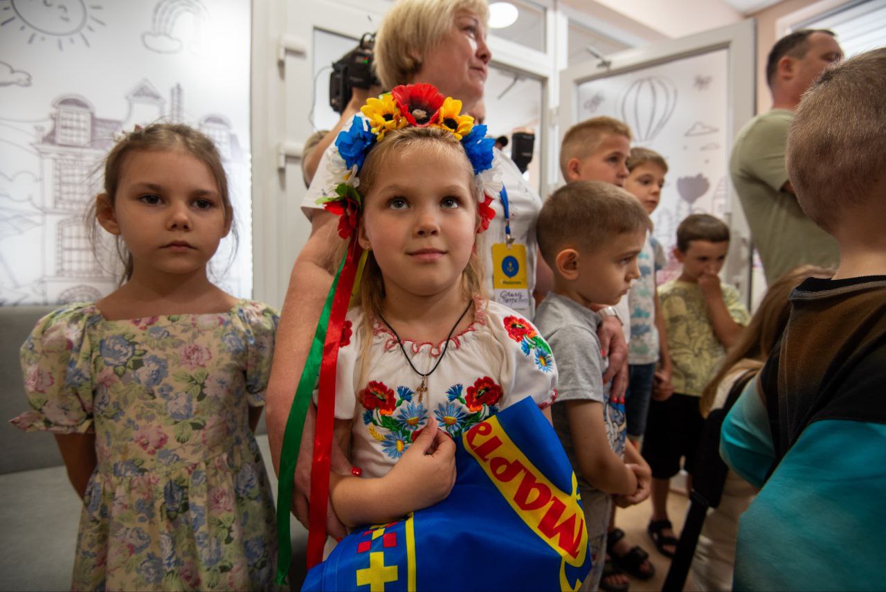 Зображення посту: У Дніпрі родини маріупольців отримали соціальне житло