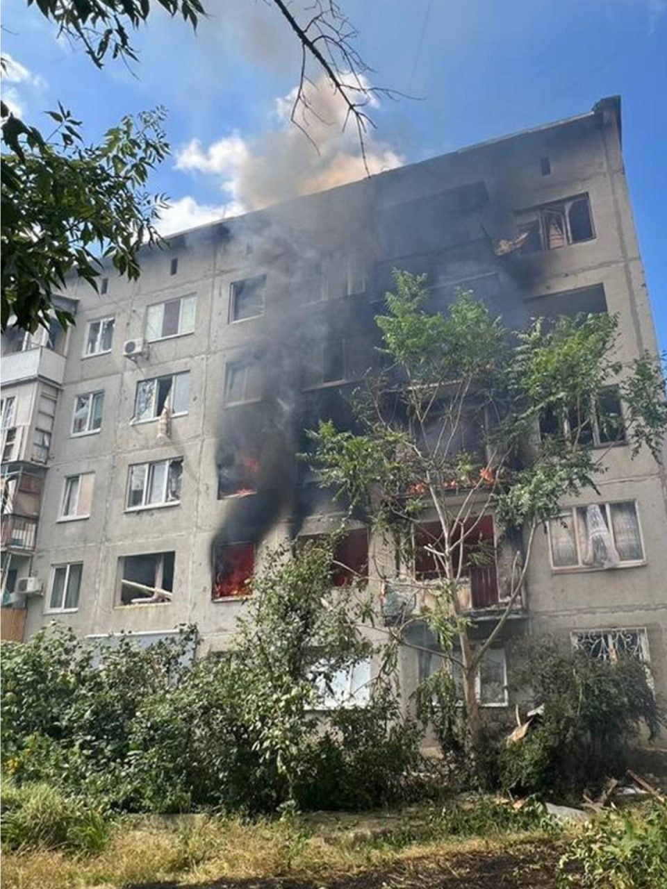 Зображення посту: Окупанти обстріляли житлову забудову Костянтинівки зі ствольної артилерії: троє людей поранені