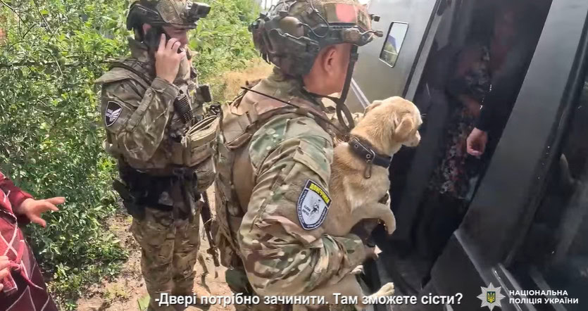 Зображення посту: «Не витримуючи страшних реалій, люди щодня просять про евакуацію»: з Покровська евакуювали кількох мешканців та цуценя