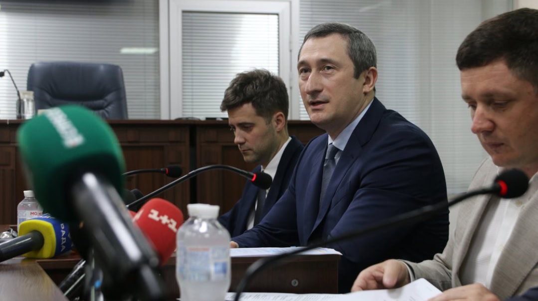 Стаття: Суд не відсторонив Олексія Чернишова від посади: він збирає заставу в 120 мільйонів