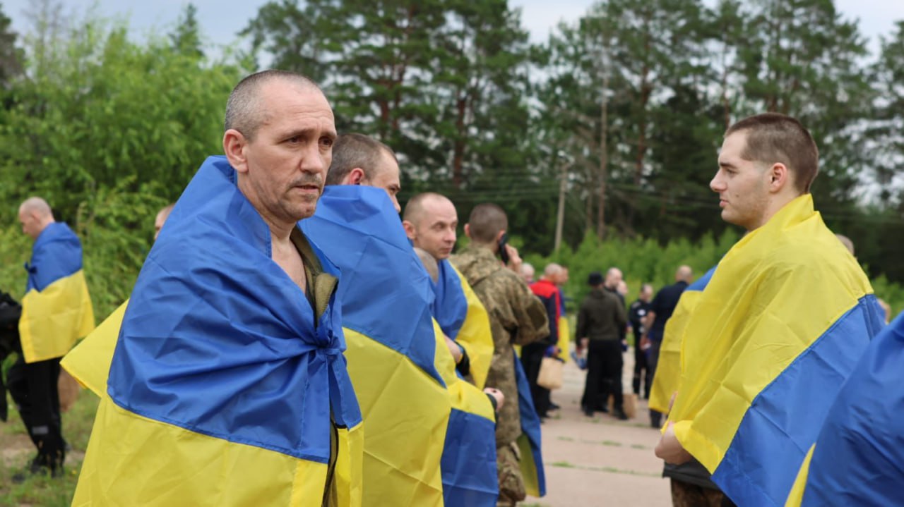 Зображення посту: Україна повернула своїх захисників з російського полону — серед звільнених є засуджені