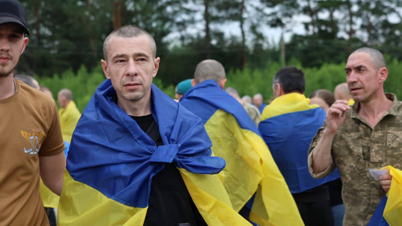 Зображення посту: Україна повернула своїх захисників з російського полону — серед звільнених є засуджені