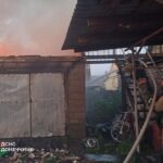 Зображення посту: Унаслідок атаки дронами по Добропіллю постраждали п’ятеро людей, згоріли авто і квартира