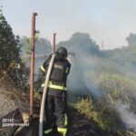 Зображення посту: Унаслідок атаки дронами по Добропіллю постраждали п’ятеро людей, згоріли авто і квартира