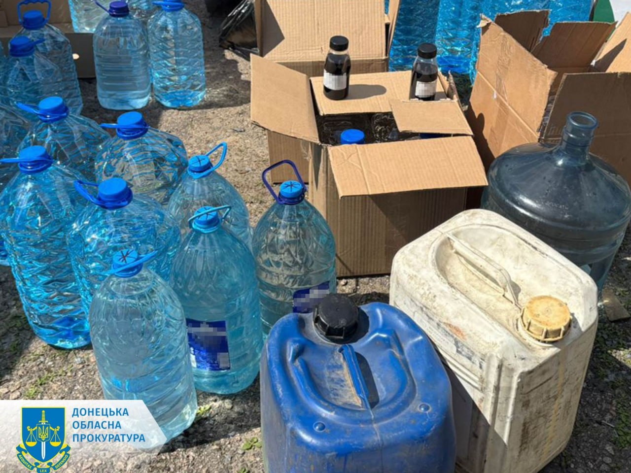 Зображення посту: На Донеччині судитимуть жінку, яка організувала цех із виробництва фальсифікованого алкоголю