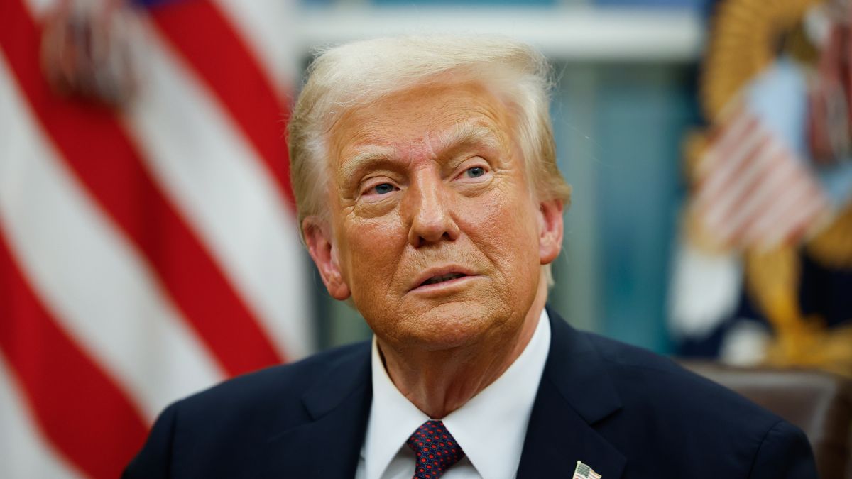 Стаття: Трамп готує новий пакет військової допомоги Україні на $300 мільйонів